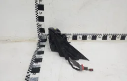 Стекла и зеркала для Land Rover Range Rover 2011 года на фотографиях