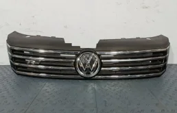 Решетка радиатора Volkswagen Passat 3AA853651 362