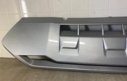 Накладка переднего бампера для Mitsubishi Pajero Sport 2024 года на фотографиях