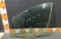 Стекло Peugeot 308 2009 9201K8 T7 5FW, переднее левое