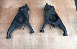 Рычаг задний левый нижний для Mitsubishi Grandis 2006 года на фотографиях