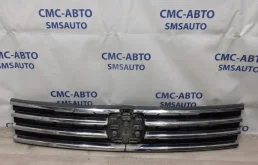 Решетка радиатора Volkswagen Touareg NF, FL