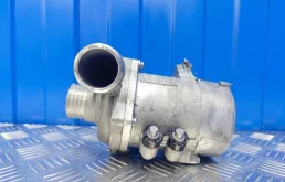 Насос охлаждающей жидкости ДВС(Помпа) для BMW X3 на фотографиях