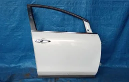 Дверь передняя правая для Mazda CX 7 2006 года на фотографиях
