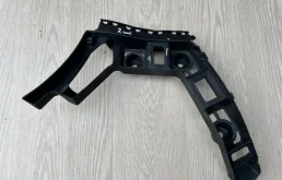 Направляющая бампера Volkswagen Golf 6 5K6807393C 5K, задняя левая