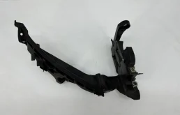 Направляющая бампера Audi A4 8K0805608C 8K, передняя правая