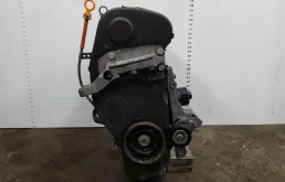 Двигатель без навесного для Volkswagen Polo 2018 года на фотографиях