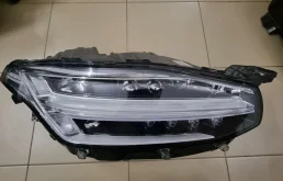 Фара  Volvo Хс90 2022+