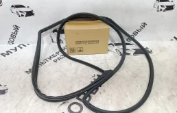 Уплотнитель задней правой двери Toyota Highlander 2 6787148050 40