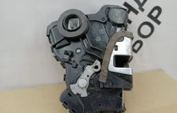 Замок двери Toyota Corolla 6903012490 150, передний правый