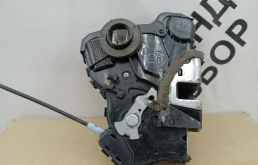 Замок двери Toyota Corolla 6903012490 150, передний правый