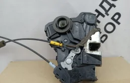 Замок двери Toyota Corolla 6903012490 150, передний правый