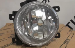 ПТФ бампера Toyota RAV4 8121060180 40, передний правый