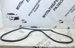 Уплотнитель двери Toyota Land Cruiser Prado 6787260130 150, задний левый