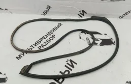 Уплотнитель двери Toyota Corolla 6786202270 180, передний левый