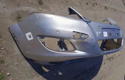 Бампер передний для Opel Zafira 2005 года на фотографиях