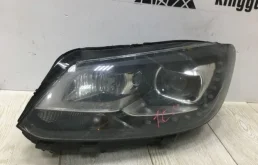 Фары для Volkswagen Touran 2010 года на фотографиях