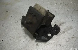 Опора двигателя левая v2,5 nissan pathfinder 2005-2014