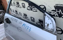 Дверь передняя правая для Honda Civic на фотографиях