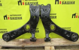 Качающийся рычаг правый для Toyota Corolla на фотографиях