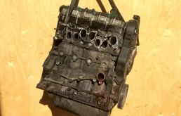 Двигатель без навесного для Citroen Berlingo 2012 года на фотографиях