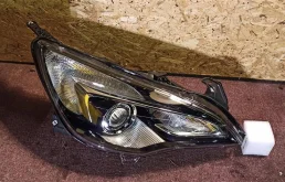 Фара правая для Opel Astra 2017 года на фотографиях