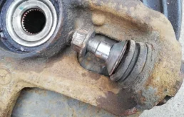 Кулак поворотный правый для Mercedes-Benz M class 2008 года на фотографиях