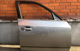 Дверь передняя правая для BMW X3 2008 года на фотографиях