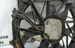 Вентилятор радиатора охлаждения ДВС для BMW X3 на фотографиях