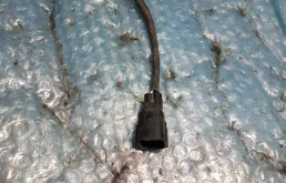 Датчик детонации для Toyota RAV4 2001 года на фотографиях