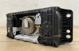 Подушка безопасности пассажира для Audi Q7 на фотографиях