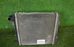 Радиатор охлаждения ДВС для Mercedes-Benz GL class 2015 года на фотографиях