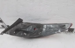 Фонарь внешний левый для Hyundai Solaris 2015 года на фотографиях