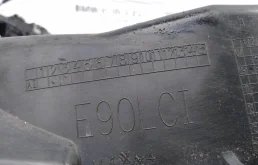 Кронштейн правой фары нижний для BMW 3er на фотографиях