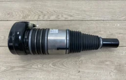 Пневмостойка передняя правая для Audi Q7 на фотографиях