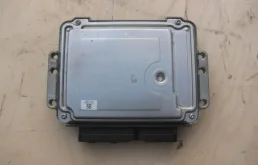 Блок управления двигателем для Nissan X-Trail на фотографиях