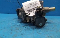 Дроссельная заслонка для Toyota Corolla на фотографиях