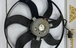 Вентилятор радиатора охлаждения ДВС для Skoda Rapid 2015 года на фотографиях