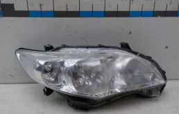 Фары для Toyota Corolla 2006 года на фотографиях