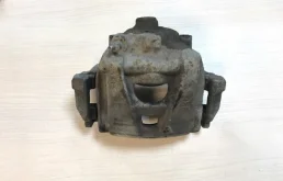 Суппорт передний правый для Audi Q3 8U 2011-2019