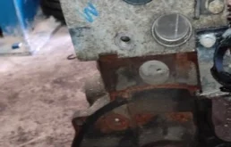 Двигатель без навесного для Renault Logan 2008 года на фотографиях