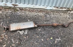 Резонатор глушителя для Toyota RAV4 2008 года на фотографиях