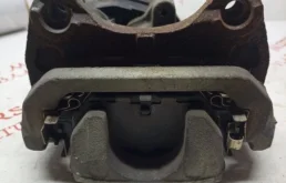 Суппорт задний правый для Mazda CX 5 2018 года на фотографиях