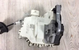 Замок двери Audi A6 2011-2018 4G