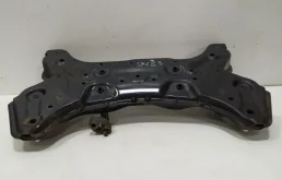 Подрамник двигателя для Hyundai Solaris 2014 года на фотографиях