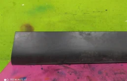 Молдинг двери передний правый для Audi Q7 2009 года на фотографиях