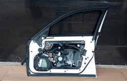 Дверь передняя правая для Infiniti M на фотографиях