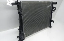 Радиатор охлаждения ДВС для Renault Sandero на фотографиях