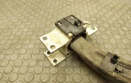 Усилитель переднего бампера для Mercedes-Benz CLA class 2014 года на фотографиях