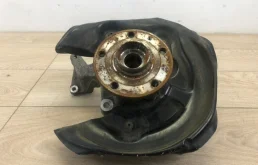 Кулак поворотный со ступицей VW Tiguan 2008-2018 5N